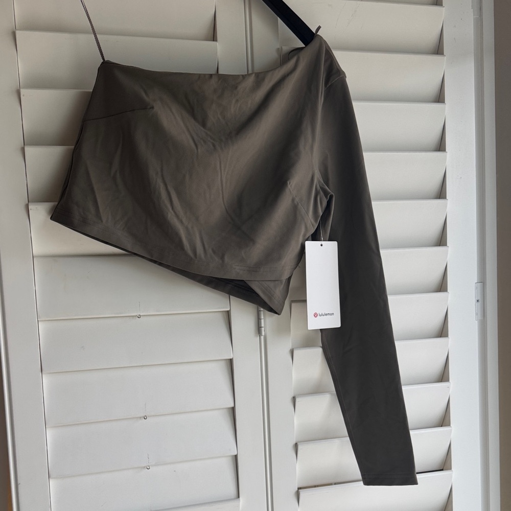 NEW with Tags! lululemon athletica Asymmetrical Shirt in Olive